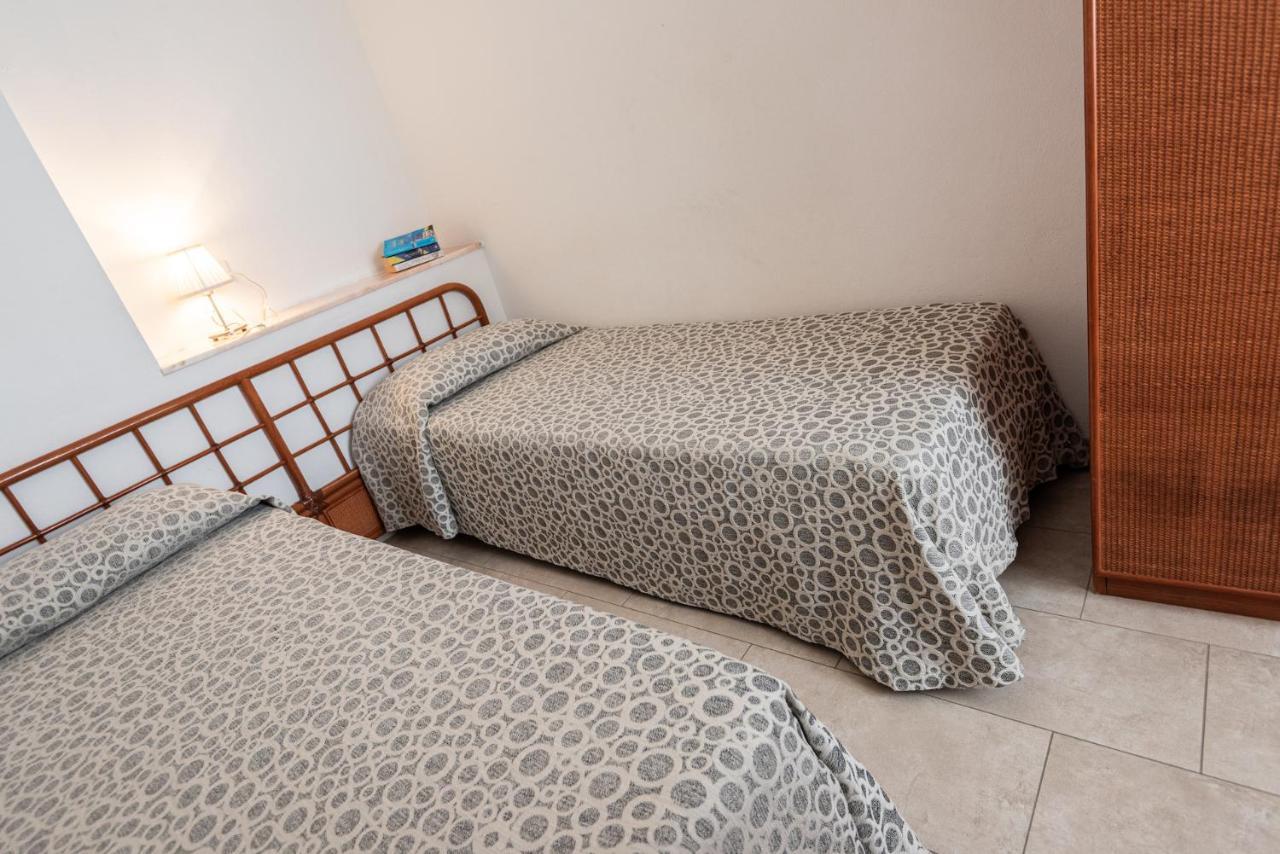 Hotel Il Delfino San Vincenzo Luaran gambar