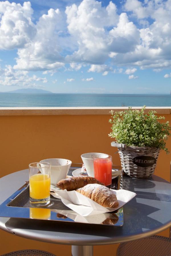 Hotel Il Delfino San Vincenzo Luaran gambar