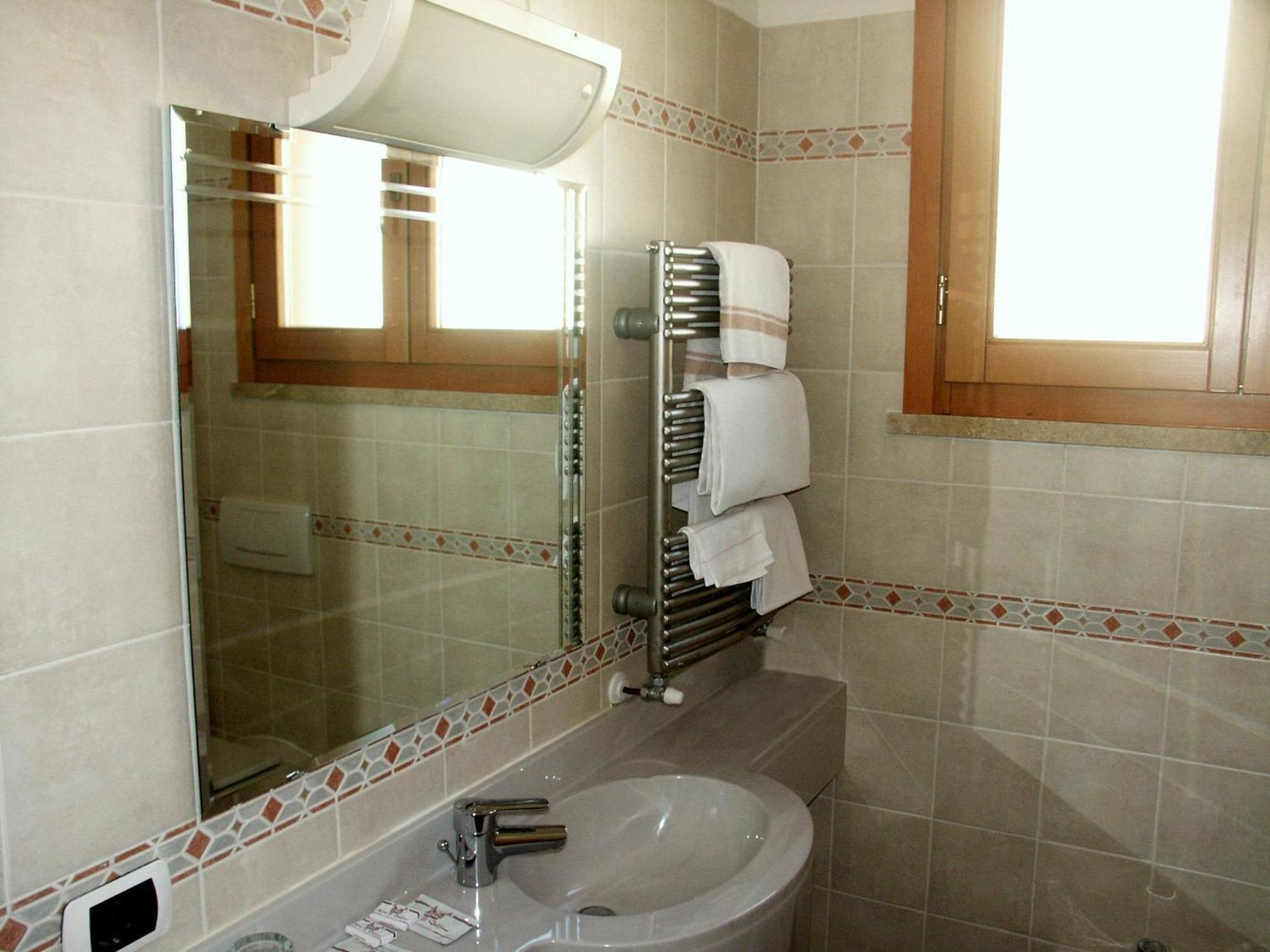 Hotel Il Delfino San Vincenzo Luaran gambar