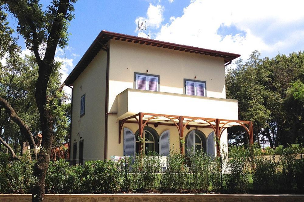 Hotel Il Delfino San Vincenzo Luaran gambar