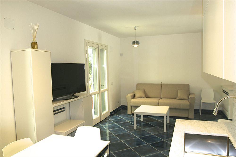 Hotel Il Delfino San Vincenzo Luaran gambar