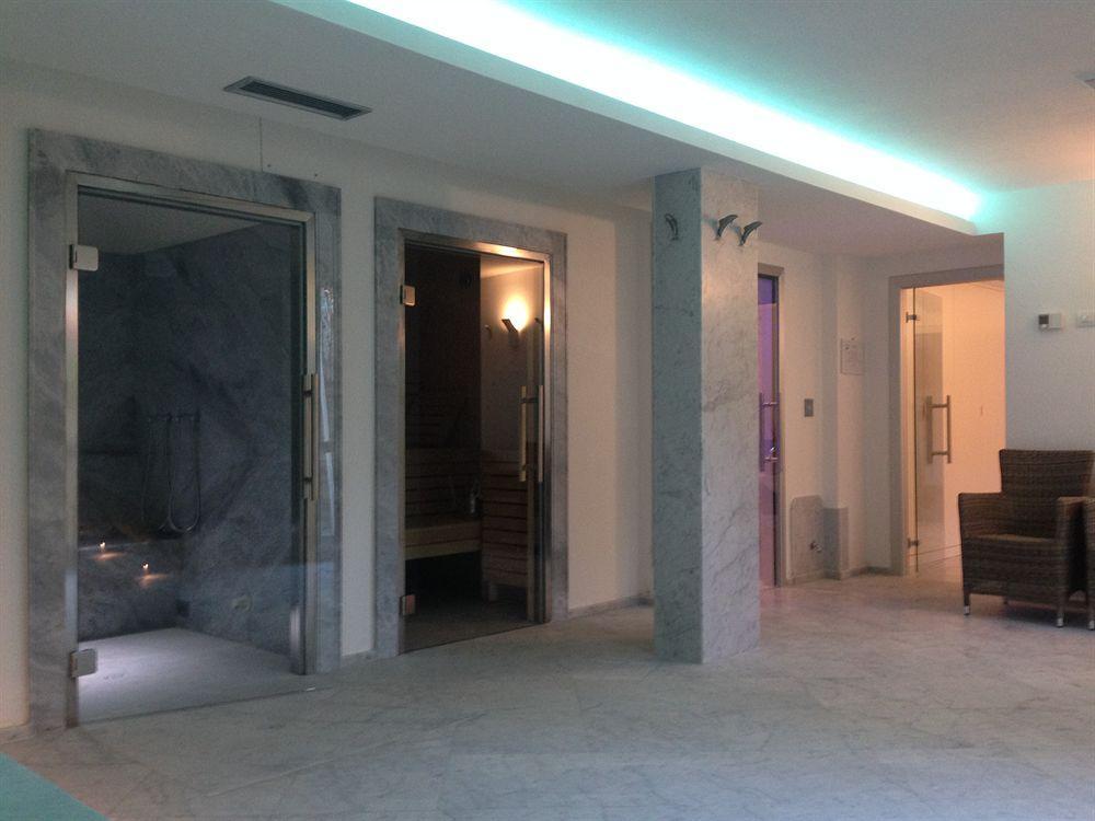 Hotel Il Delfino San Vincenzo Luaran gambar