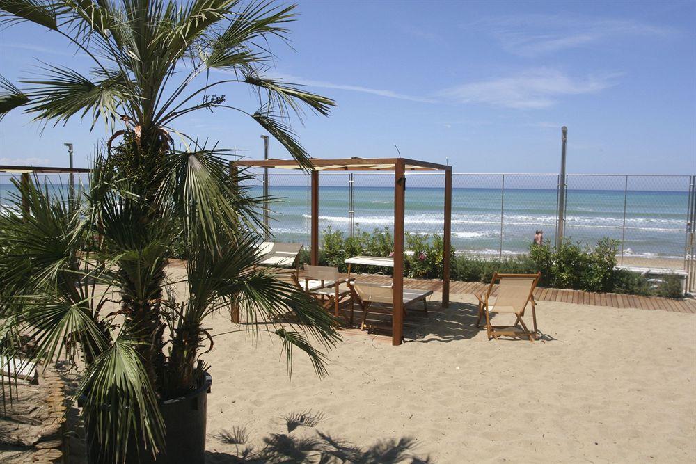 Hotel Il Delfino San Vincenzo Luaran gambar
