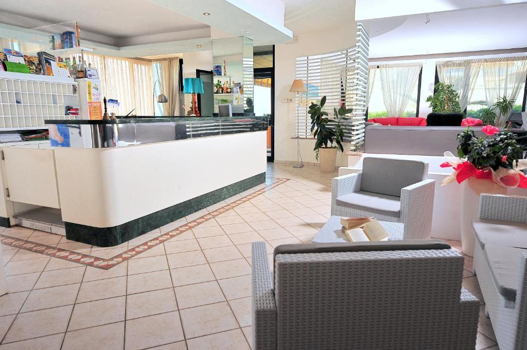 Hotel Il Delfino San Vincenzo Luaran gambar