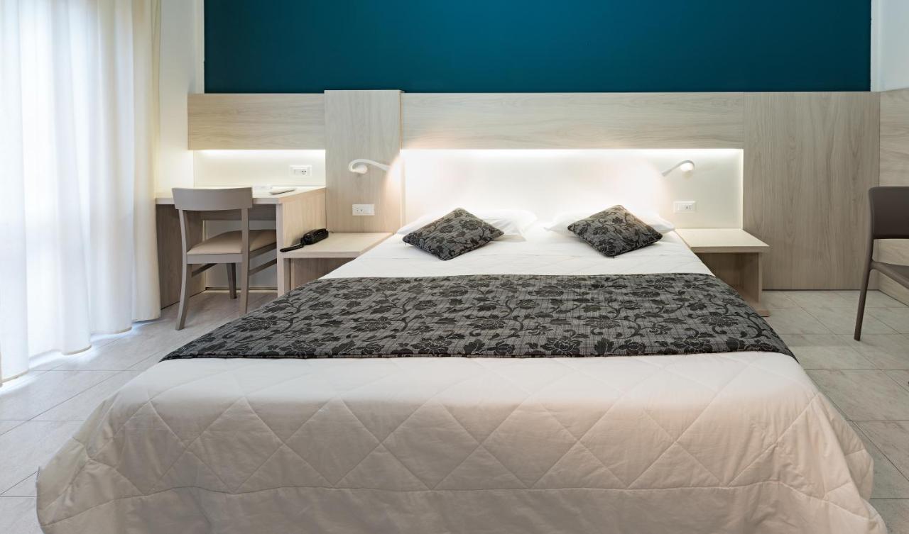 Hotel Il Delfino San Vincenzo Luaran gambar